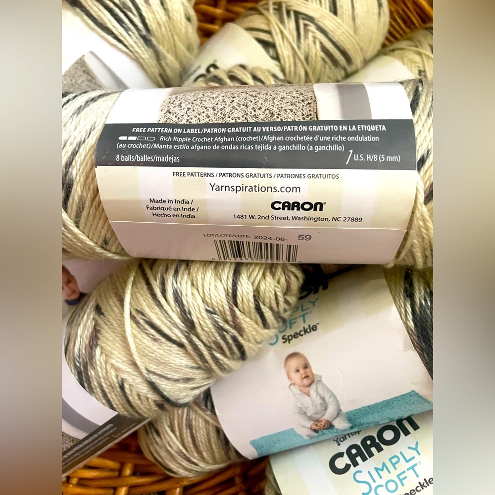 Simply Soft Speckle by Yarnspirations CARON - Picture 3 of 4